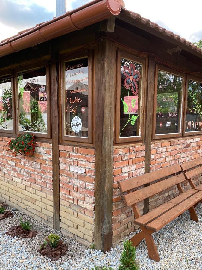 Penzion Vila Petra Bed&Breakfast Вельки-Славков Екстер'єр фото