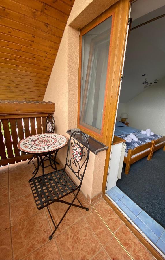 Penzion Vila Petra Bed&Breakfast Вельки-Славков Екстер'єр фото